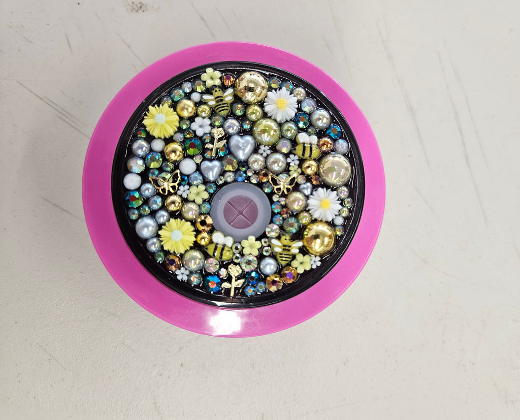 Decorated lid