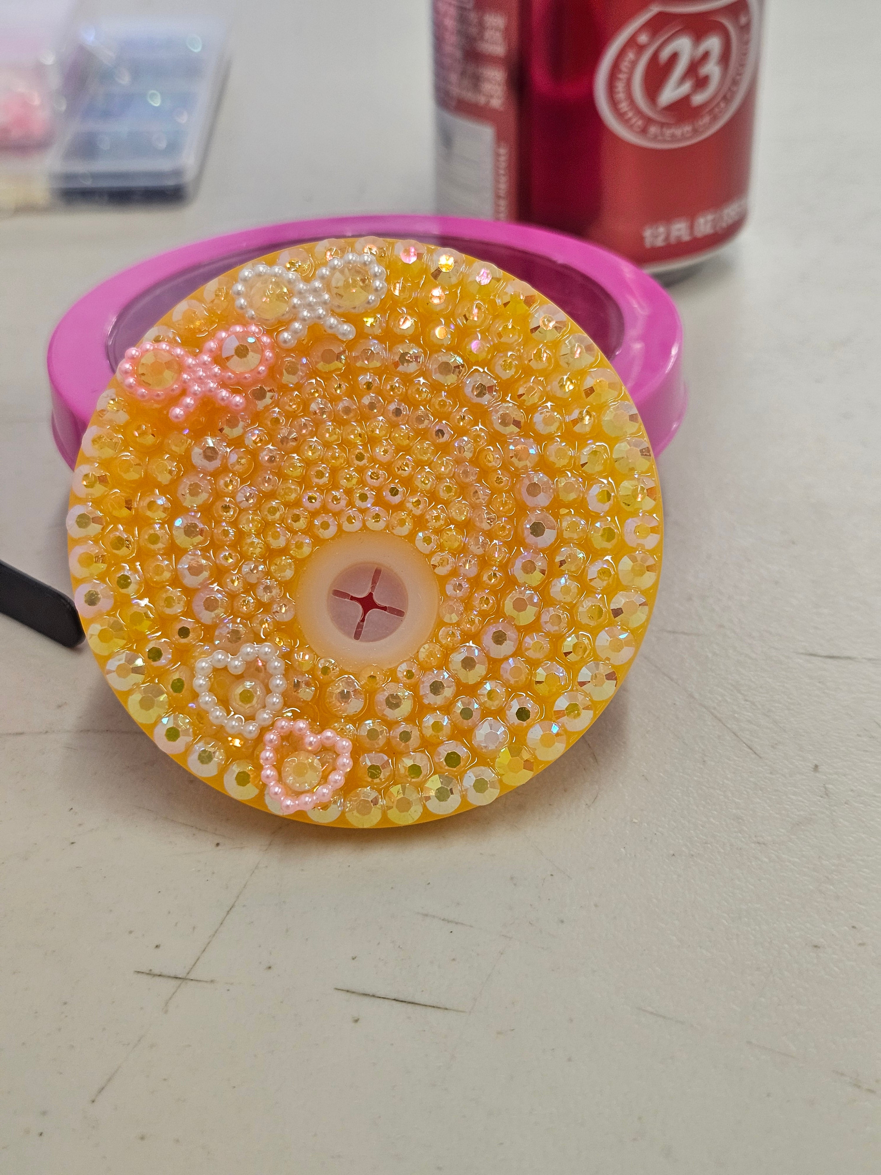 Decorated lid